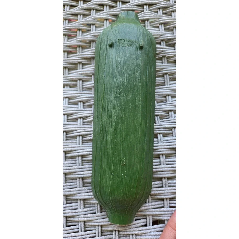 Vintage Royal Product Green Plastic Corn on the Cob Dishes Set of 4 Made in USA